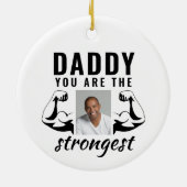 パパは最も強い父おもしろいの写真 セラミックオーナメント (裏面)
