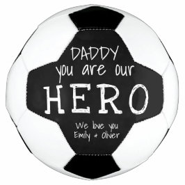 パパは私たちのヒーロータイポグラフィ父の日 サッカーボール