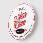 パパまたはAny Name Man Caveレトロレッドスローガンホワイト ラージ壁時計 (傾斜)