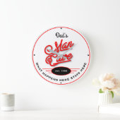 パパまたはAny Name Man Caveレトロレッドスローガンホワイト ラージ壁時計 (ホーム)