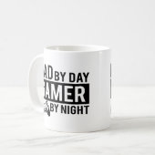 パパバイデイゲーマーバイナイトワードアート コーヒーマグカップ (正面左)