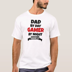パパバイデイゲーマーバイナイト Tシャツ