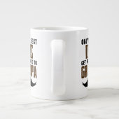 パパ最高のしかおじいちゃんに昇進できない ジャンボコーヒーマグカップ (裏面)