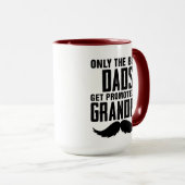 パパ最高のしかおじいちゃんに昇進できない マグカップ (正面右)