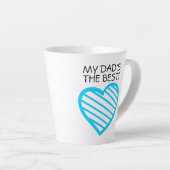 パパ最高の |かわいい青ストライプのハート カフェラテマグ (右アングル)