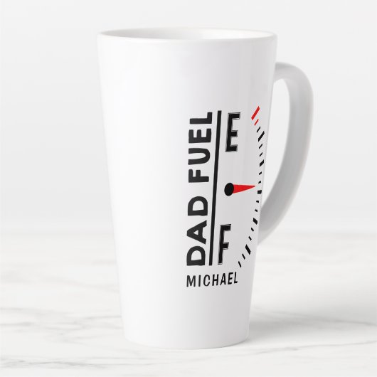 パパ燃料おもしろい父の日誕生日パーソナライズされた カフェラテマグ (右アングル)