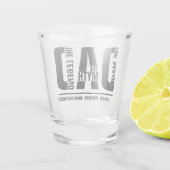 パパ男の神話の伝説パーソナライズされた ショットグラス (裏面)