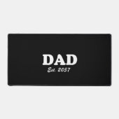 パパ確立日モダンタイポグラフィ黒 デスクマット (正面)