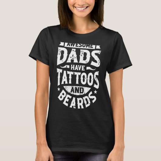 パパ素晴らしには刺青や顎骨がある Tシャツ (正面)