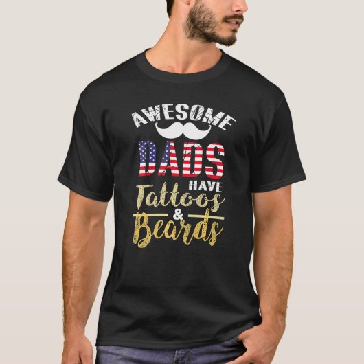パパ素晴らしには刺青や顎骨がある Tシャツ (正面)