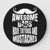 パパ素晴らしはタトゥー黒の丸い壁の時計を持っている ラージ壁時計 (正面)