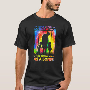 パパ見て母が私をボンとして取得する着陸 Tシャツ