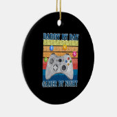 パパ贈与 Daddy By Day Gamer By Night セラミックオーナメント (右)