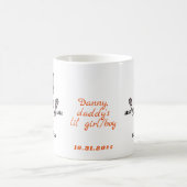 パパ頑張って！10月のキュートな新生児スケルトンデザイン コーヒーマグカップ (中央)