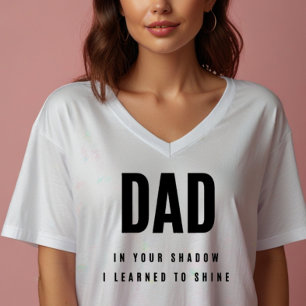 パパ、あなたの影 女子VネックTシャツ Tシャツ