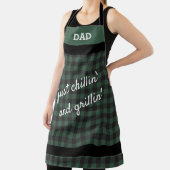 パパ – チリンとグリリンのグリーンバッファロープレイド エプロン (インサイチュ)