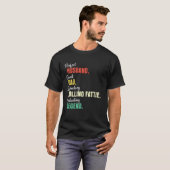 パパ 旦那 転がる 太ったパパ Tシャツ (正面フル)