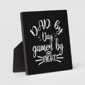 パパ（1日）、ゲーマー（1泊） – ビデおもしろいオゲーム フォトプラーク (正面)