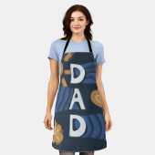 パパ- Happy Father's Dayネイビーブルー エプロン (着用した状態)