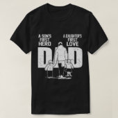 パパA息子First Hero娘First Love Father' Tシャツ (デザイン正面)