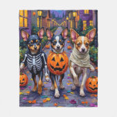 パピヨン犬のトリックまたは治療ハロウィーンコスチューム フリースブランケット (正面)