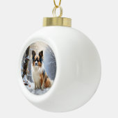 パピロンは雪のクリスマスを許す セラミックボールオーナメント (右)