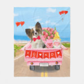 パピロンドッグバレンタインデートラック フリースブランケット (正面)