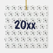 パピーの初めてのクリスマス名前をカスタムする写真年 セラミックオーナメント (裏面)