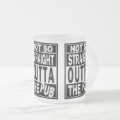 パブの飲み物のユーモアをストレートに出ない2 フロストグラスマグカップ (正面右)