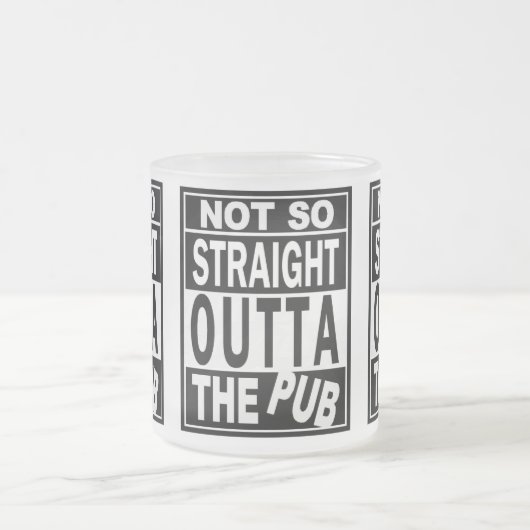 パブの飲み物のユーモアをストレートに出ない2 フロストグラスマグカップ (中央)