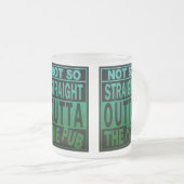 パブの飲み物のユーモアをストレートに言わない フロストグラスマグカップ (正面右)