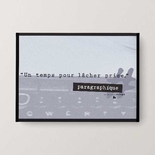 パラグラフのピン 缶バッジ (正面)