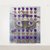 パラシュート、紫のハートと空中の翼 タペストリー (正面)