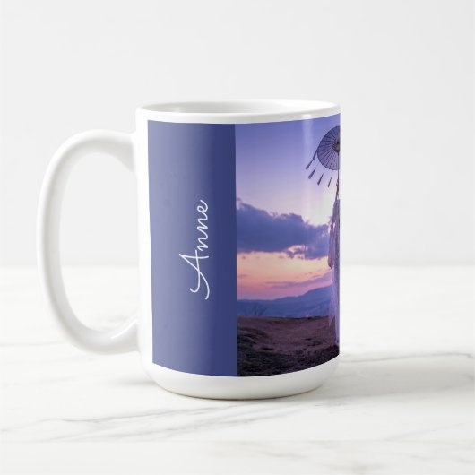 パラソルとアルパカのバーで女性の夢を見る コーヒーマグカップ (左)