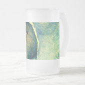 パラソルを向けたモネ離れ女 フロストグラスビールジョッキ (正面右)