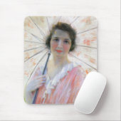 パラソル付きピンクのドレスを着た女性(ロバート・リード) マウスパッド (マウス)