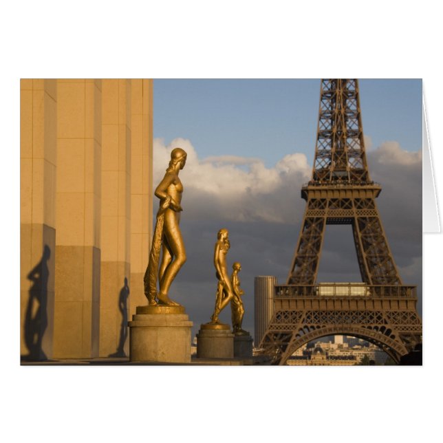 パリのシャイヨ宮からのエッフェル塔 (正面横)