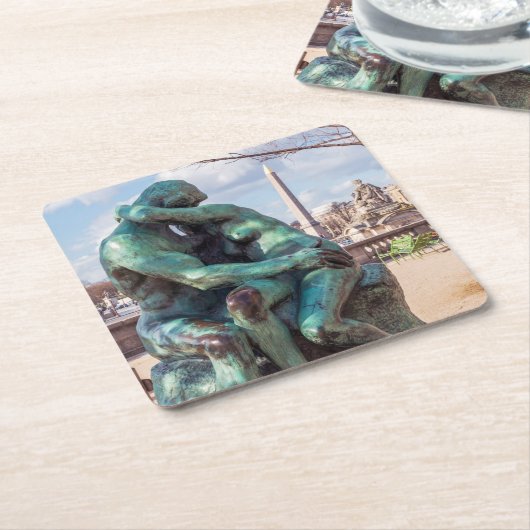 パリのチュイルリーでオーガスト・ロダンのキス スクエアペーパーコースター (アングル)