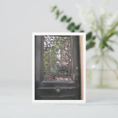 パリの中庭のドア ポストカード (スタンド正面)