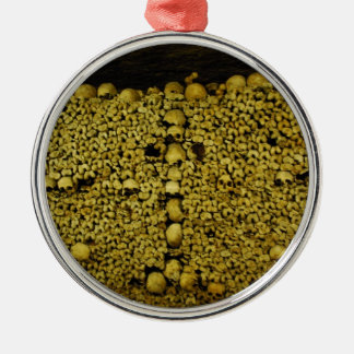 パリの地下墓地のスカルおよび骨 メタルオーナメント