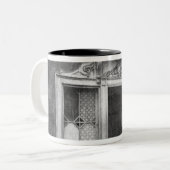 パリの売春宿の入口 ツートーンマグカップ (正面左)