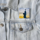 パリの自由の女神のレプリカに関する夕日 缶バッジ (インサイチュ)