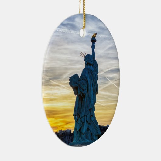 パリの自由の女神像の夕焼け セラミックオーナメント (右)