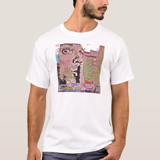 パリの落書きのPomipidou博物館 Tシャツ (正面)