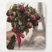 パリの赤いしおれた薔薇の花束 マウスパッド (正面)