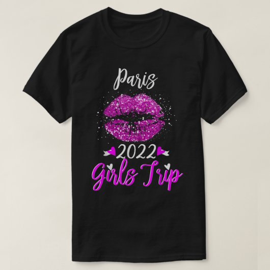 パリガールズトリップ2022バケーションピンクリップウーメンズ Tシャツ (デザイン正面)
