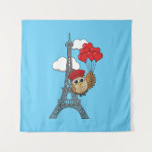 パリ飛んでいるでハートバルーン付きフクロウ タペストリー (正面)