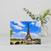 パリ、エッフェルタワーとセーヌ川、フランス。 箔シーズンポストカード (立ち正面)