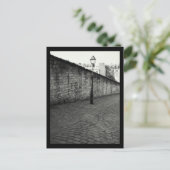 パリ・ランプ・ポストのモノクロ写真 ポストカード (スタンド正面)