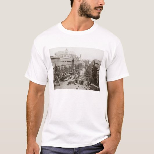 パリ: Les Halles、C1900 Tシャツ (正面)